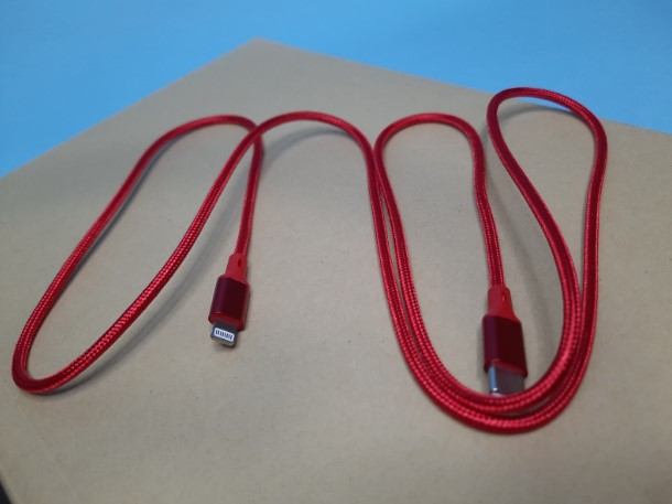 Вогнетривке обплетення для електроніки дому